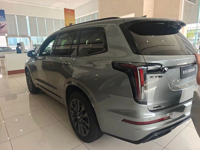 Cadillac XT6