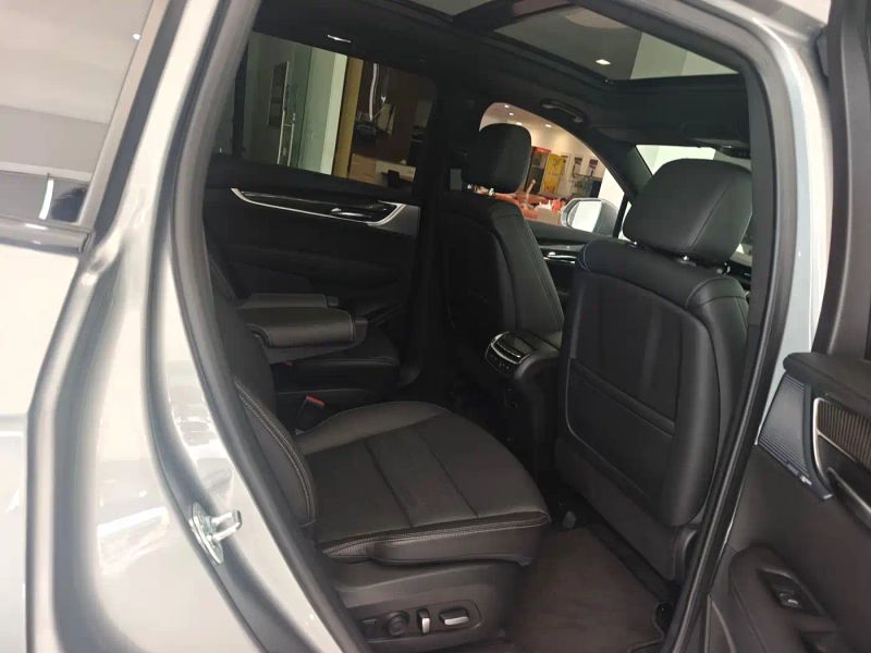 Cadillac XT6