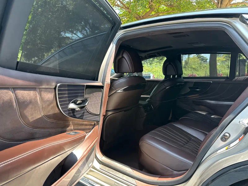 Lexus LS
