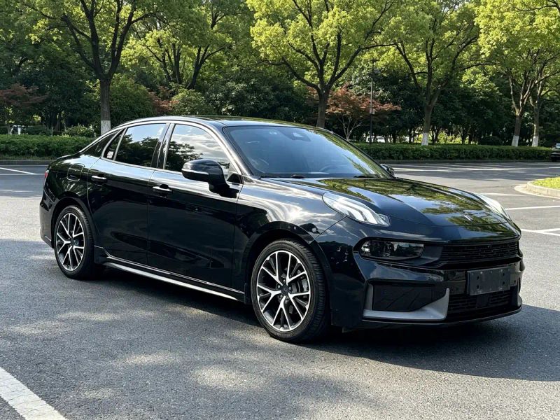 Lynk&co 03