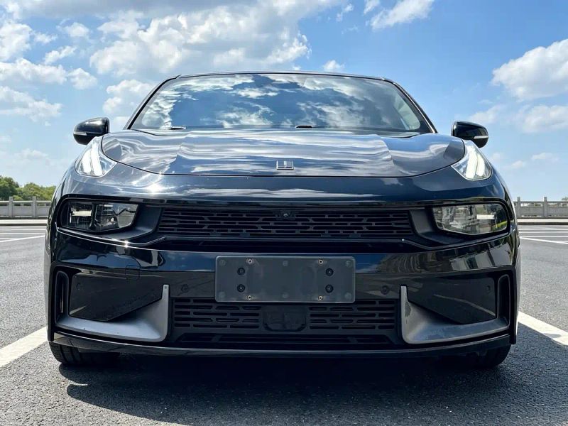 Lynk&co 03