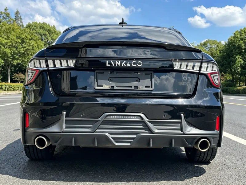 Lynk&co 03