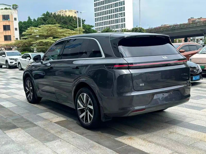Li-xiang L