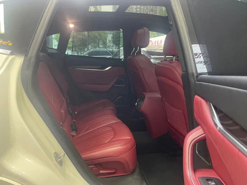 Maserati Suv
