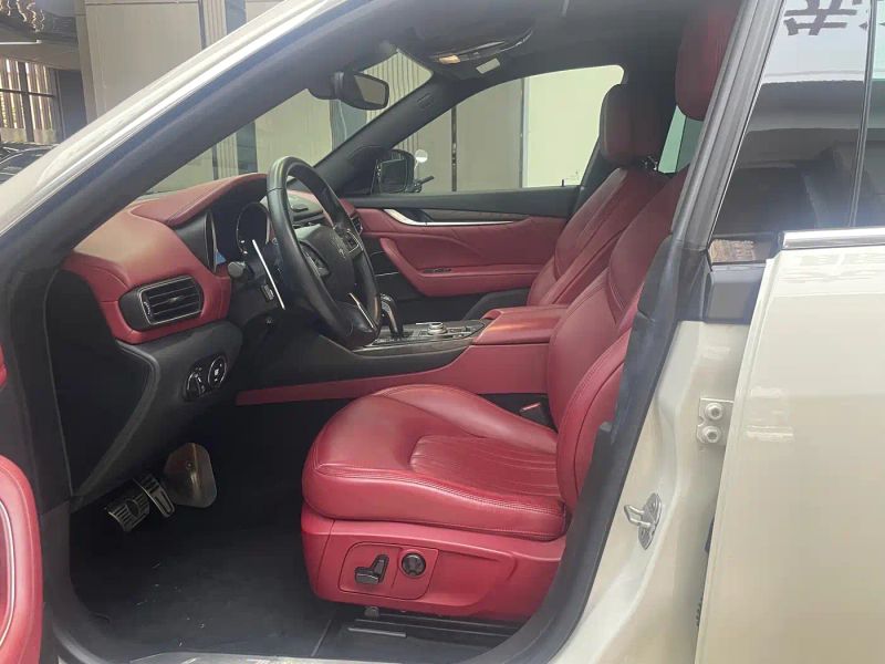 Maserati Suv
