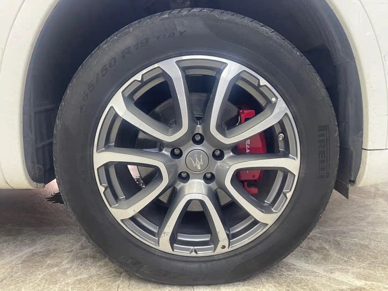 Maserati Suv