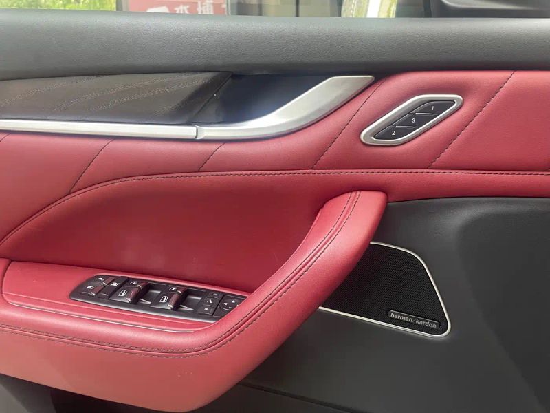 Maserati Suv