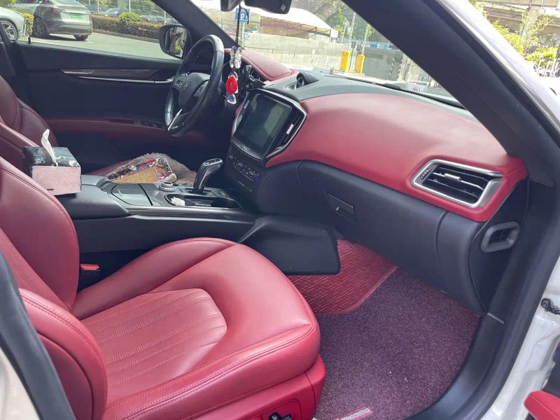 Maserati Suv