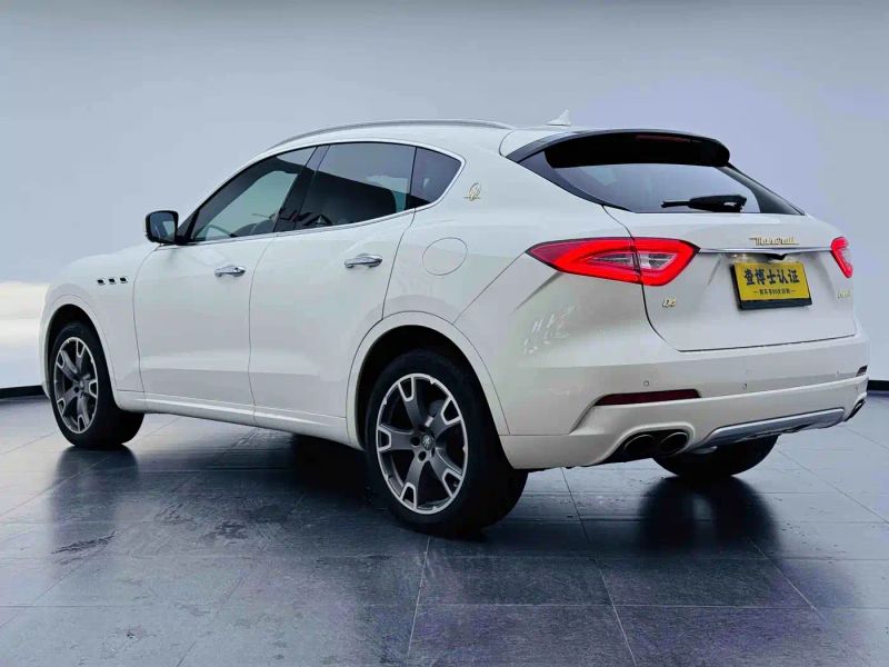 Maserati Suv