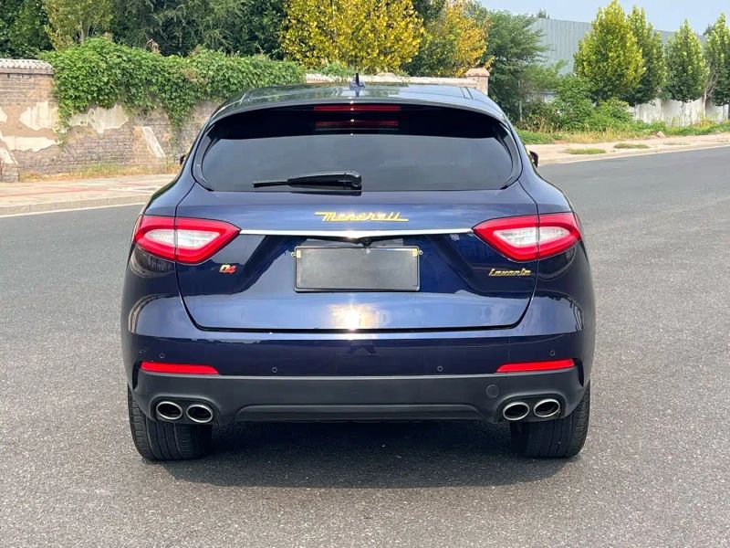 Maserati Suv