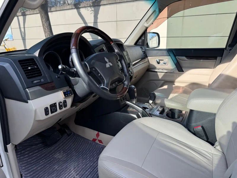 Ouland Pajero