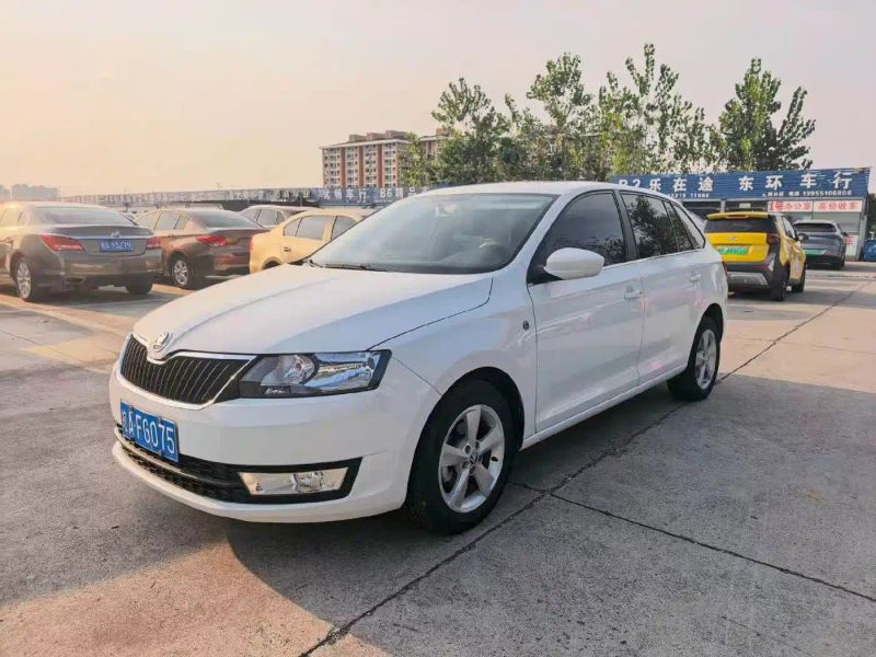Superb Sedan