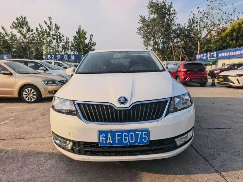 Superb Sedan