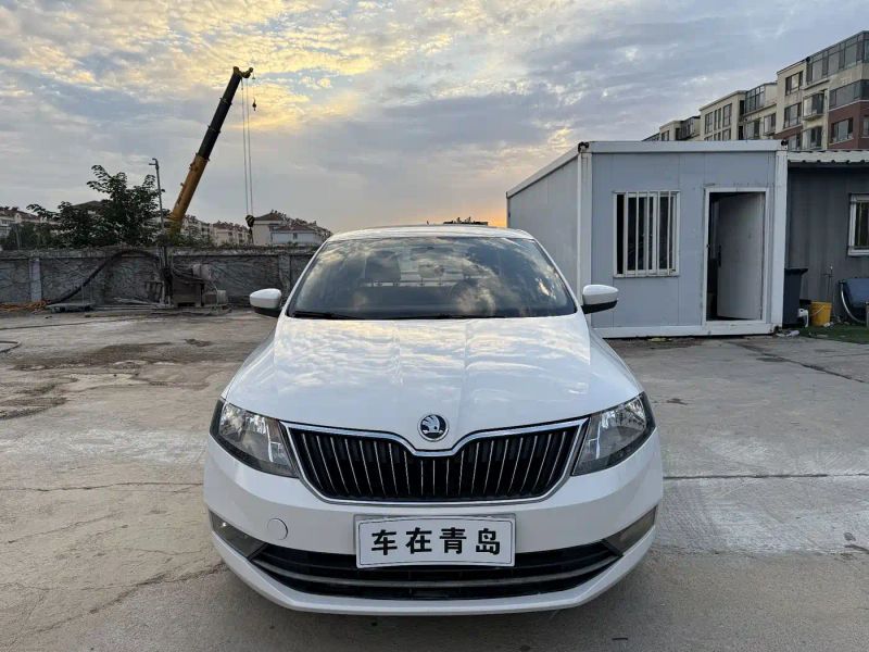 Superb Sedan