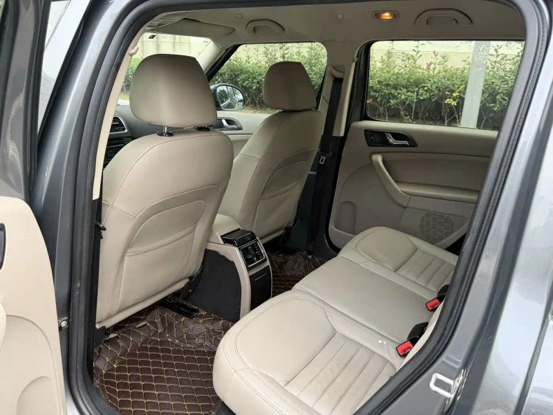 Superb Suv