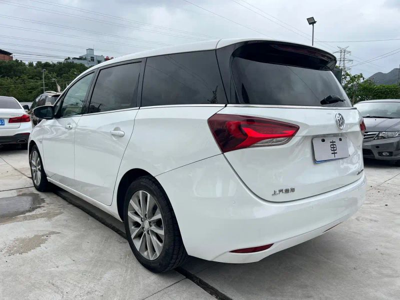 Buick Gl6