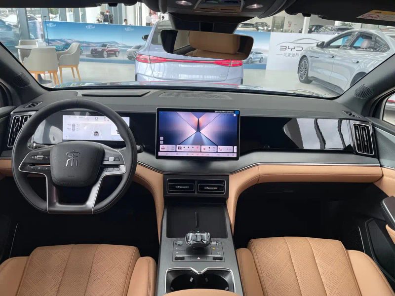 Byd L
