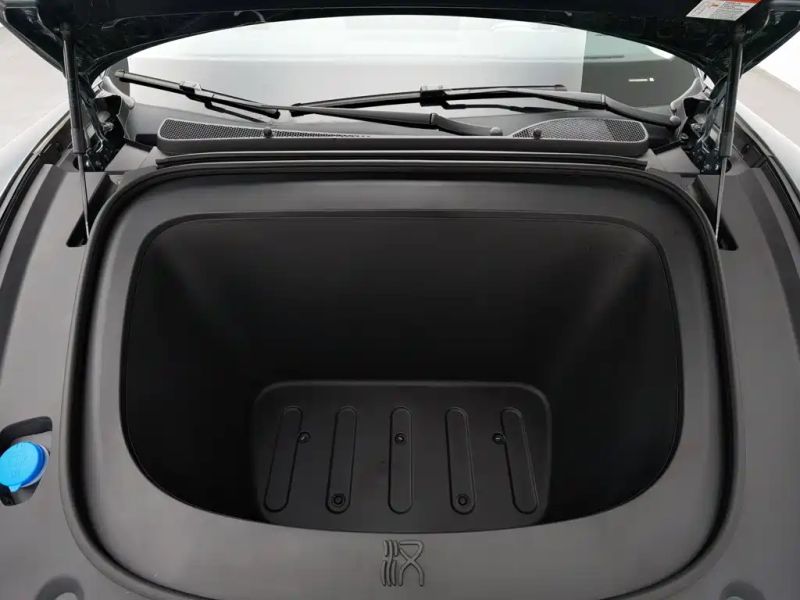 Byd L