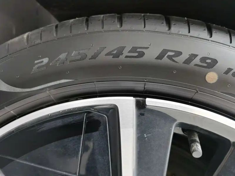 Byd L