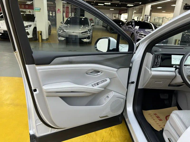 Byd Ultra