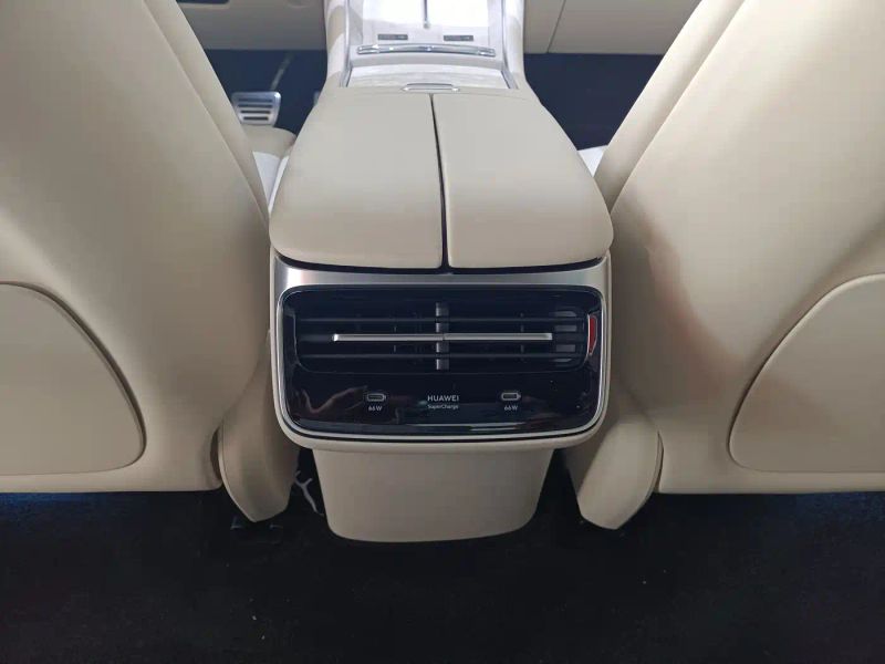 Luxeed 智界s7