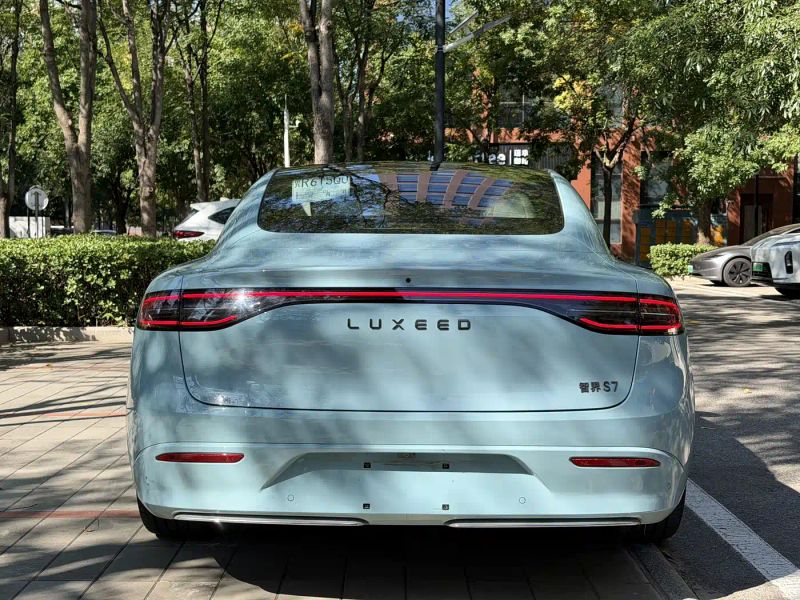Luxeed 智界s7