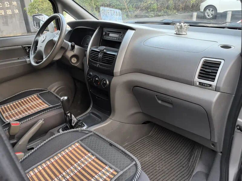Rui qi 6 Minivan