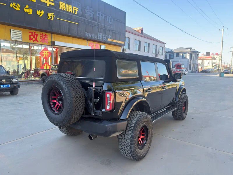Explorer Bronco