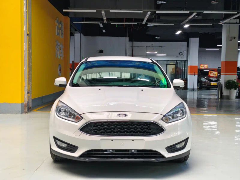 Explorer Focus