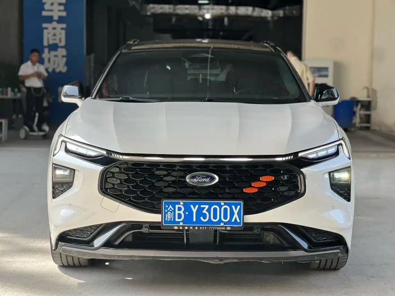 Explorer Sedan