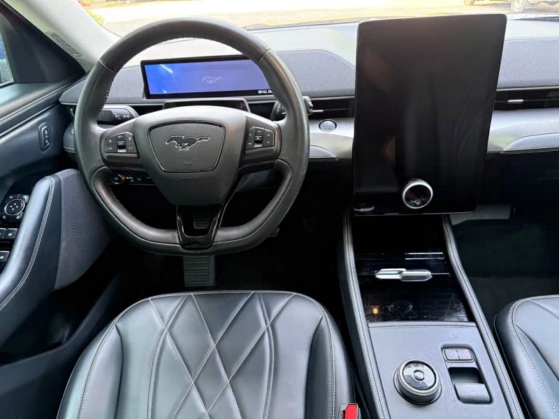Explorer Mach-e