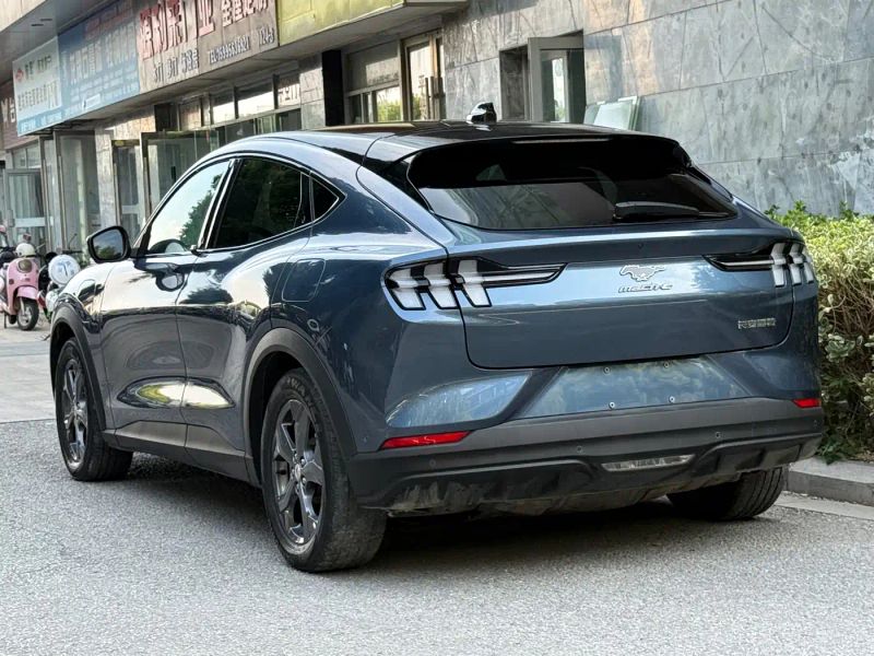 Explorer Mach-e
