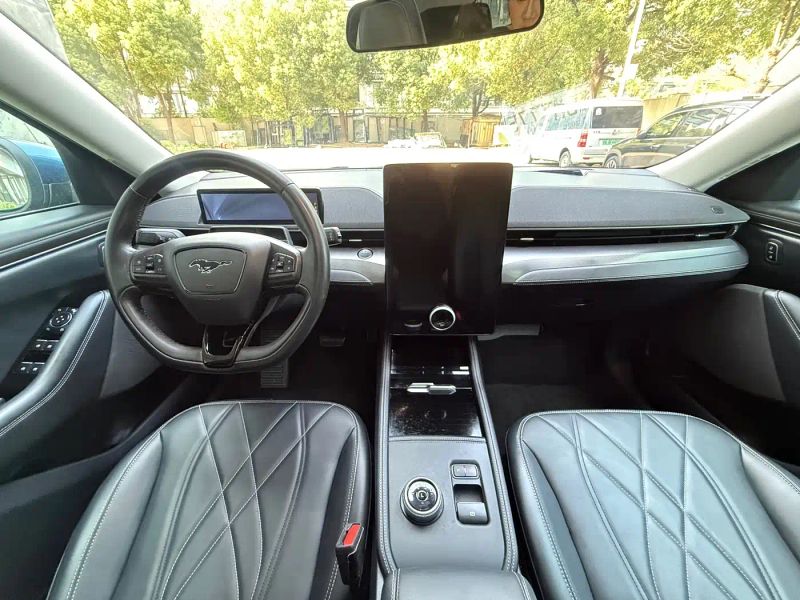 Explorer Mach-e
