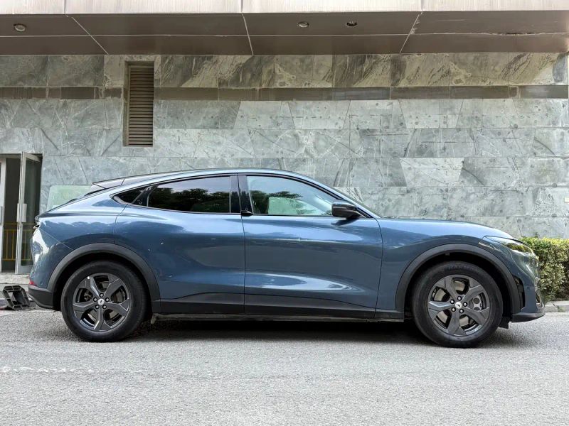 Explorer Mach-e