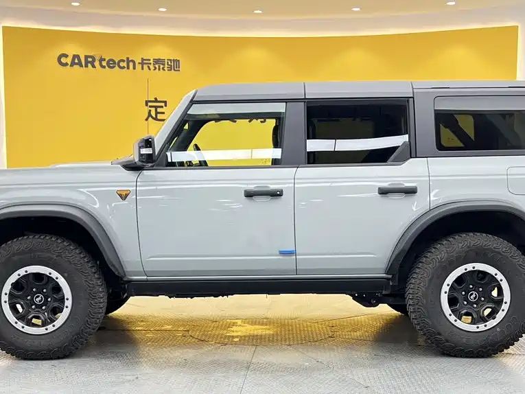 Explorer Bronco