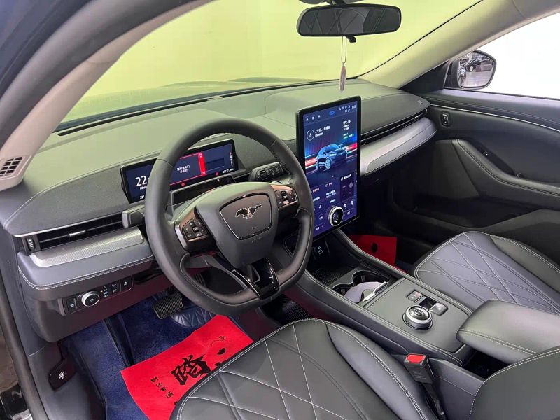 Explorer Mach-e