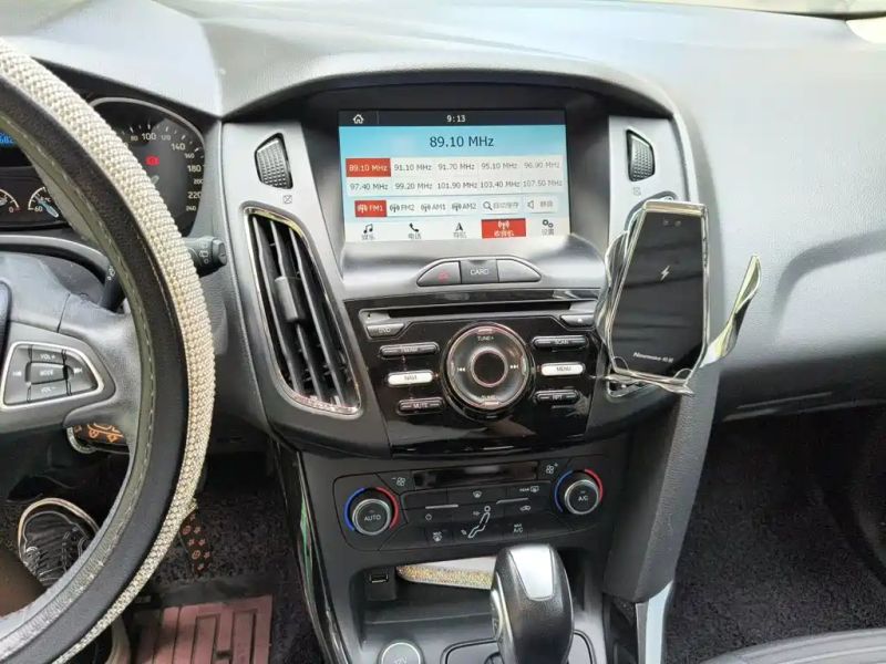 Explorer Focus