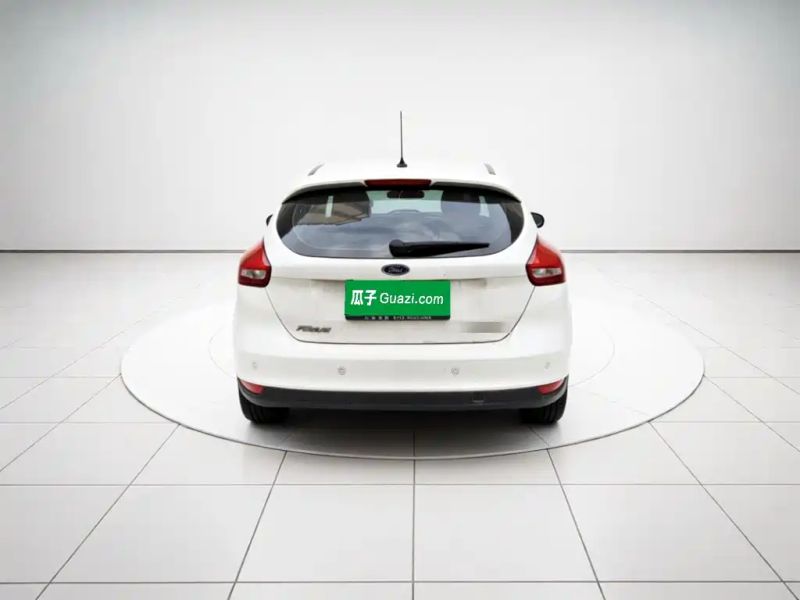 Explorer Focus