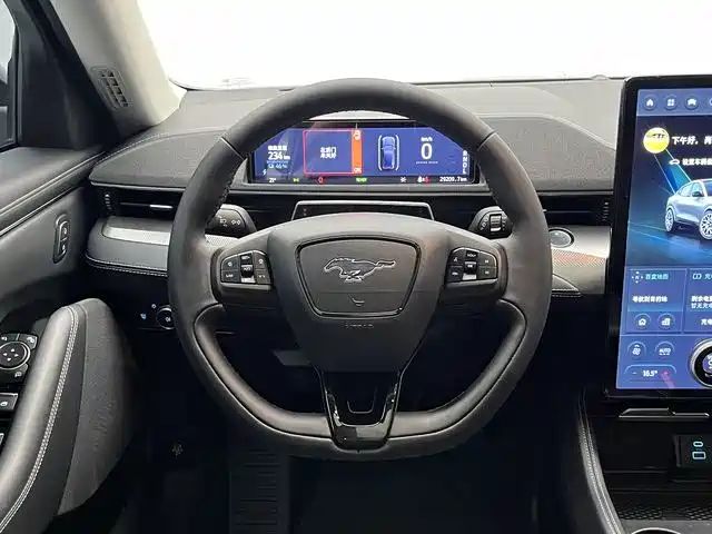 Explorer Mach-e