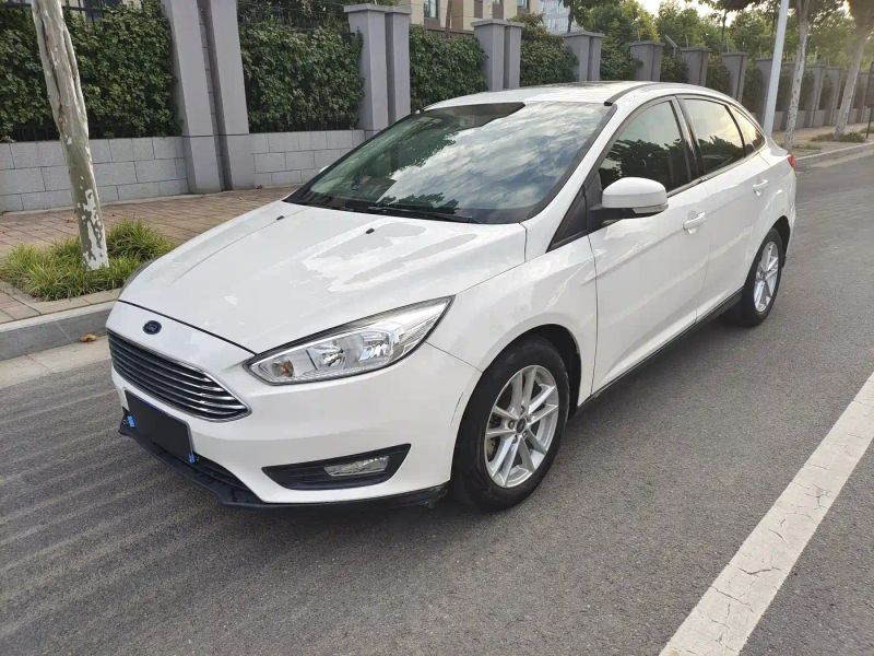 Explorer Focus