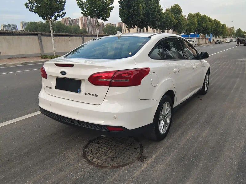 Explorer Focus