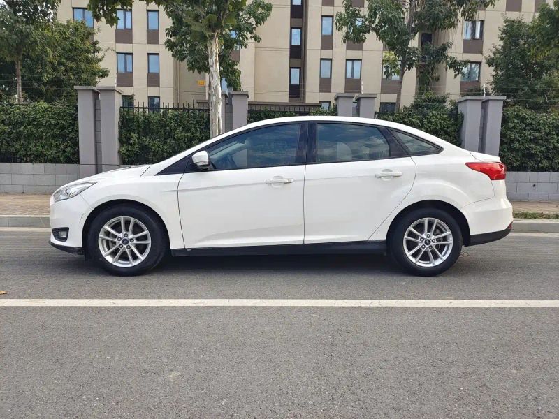 Explorer Focus