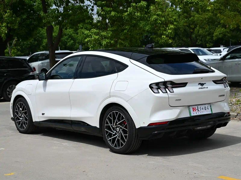 Explorer Mach-e