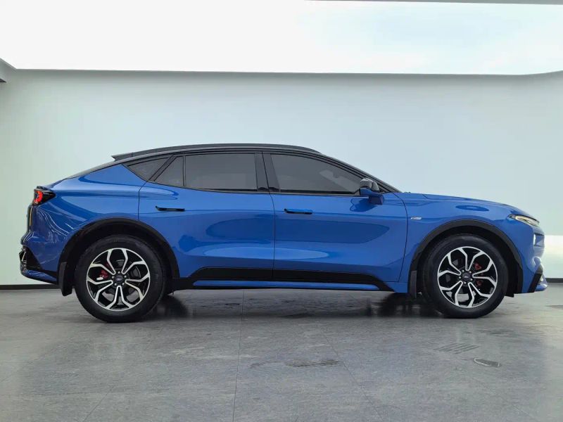 Explorer Sedan