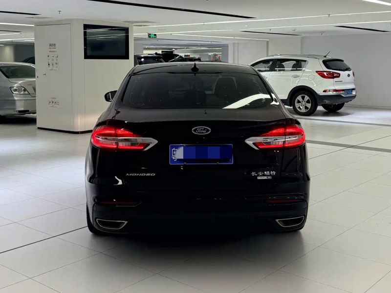 Explorer Mondeo