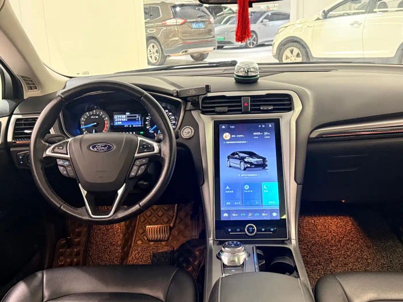 Explorer Mondeo
