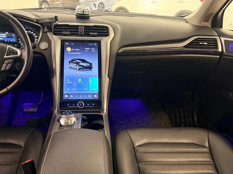 Explorer Mondeo