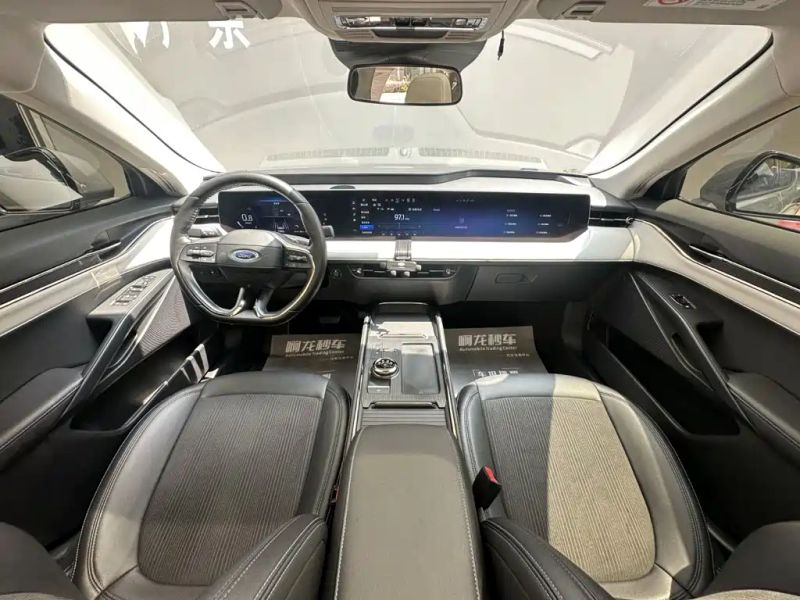 Explorer Sedan