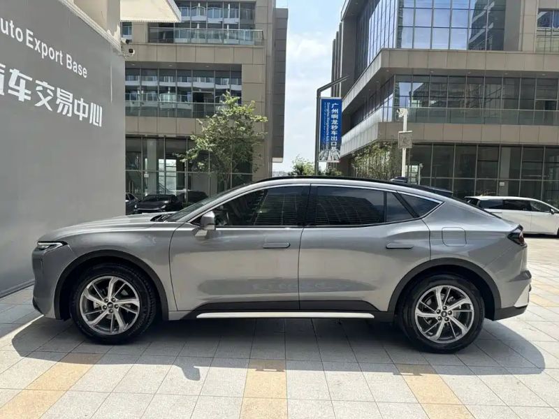 Explorer Sedan