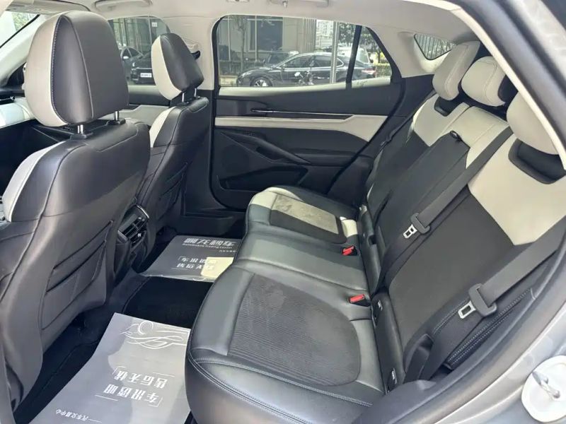 Explorer Sedan